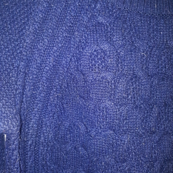 Cable knit sweater - Picture 2 of 4